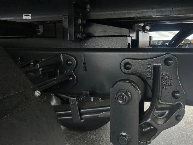 いすゞ エルフ 2RG-NPR88AM(2WD)の写真14