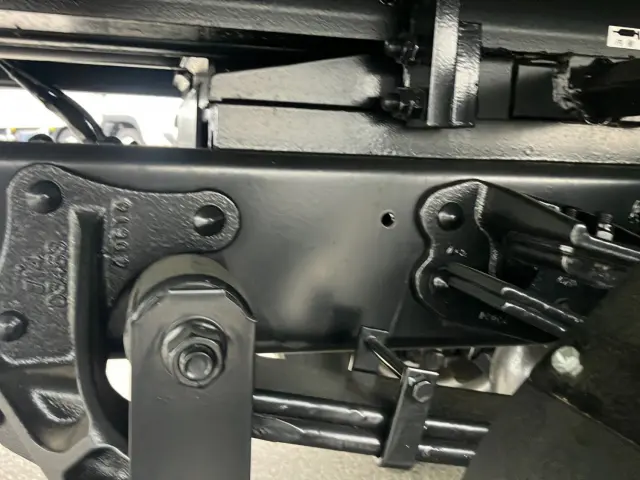 いすゞ エルフ 2RG-NPR88AM(2WD)の写真15