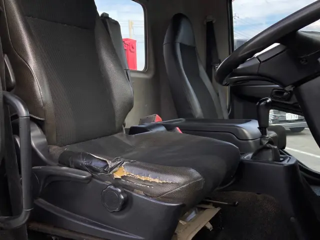 三菱 ファイター 2KG-FK71F(2WD)の写真19