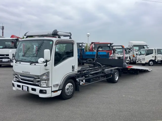 いすゞ エルフ TRG-NPR85AN(2WD)の写真1