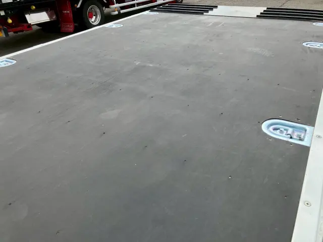 三菱 キャンター 2RG-FEB80(2WD)の写真9