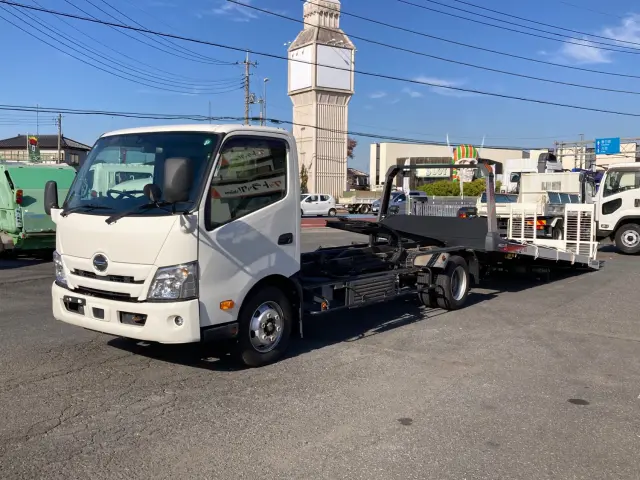 日野 デュトロ 2RG-XZU722M(2WD)の写真1