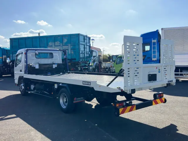 三菱 キャンター 2PG-FEB80(2WD)の写真4