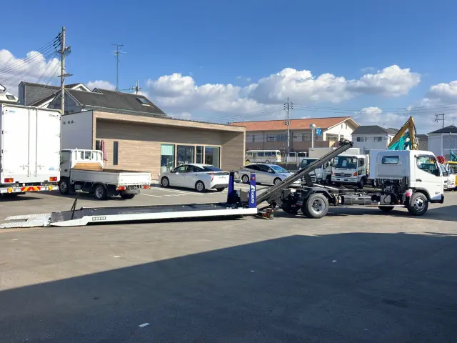 三菱 キャンター 2PG-FEB80(2WD)の写真6