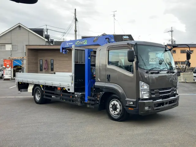 いすゞ フォワード QPG-FTR34S2(2WD)の写真2