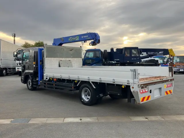 いすゞ フォワード QPG-FTR34S2(2WD)の写真4