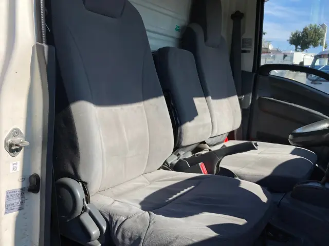 いすゞ エルフ TKG-NLR85AN(2WD)の写真14