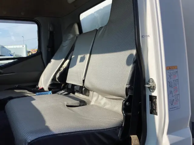 三菱 キャンター 2PG-FEB80(2WD)の写真18