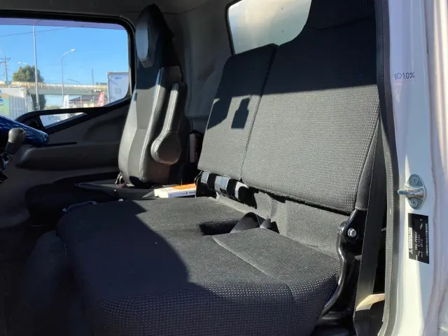 三菱 キャンター TPG-FEB50(2WD)の写真18