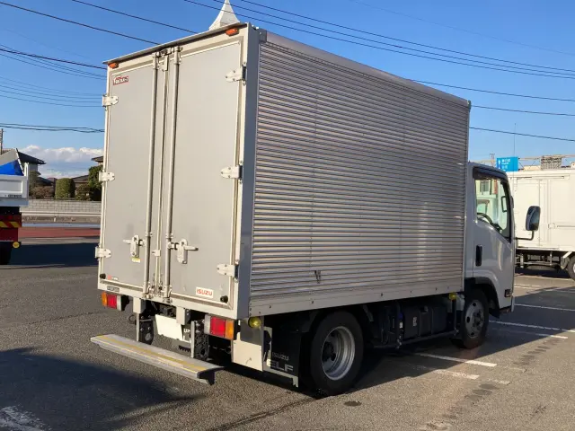 いすゞ エルフ 2RG-NMR88AN(2WD)の写真3