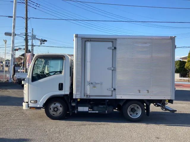 いすゞ エルフ 2RG-NMR88AN(2WD)の写真5