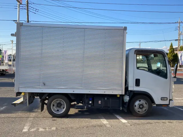 いすゞ エルフ 2RG-NMR88AN(2WD)の写真6