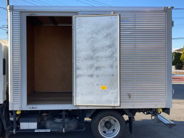 いすゞ エルフ 2RG-NMR88AN(2WD)の写真9