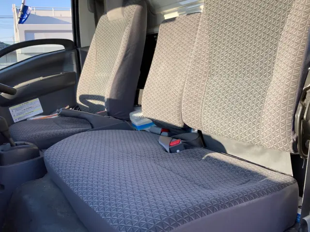 いすゞ エルフ 2RG-NMR88AN(2WD)の写真16