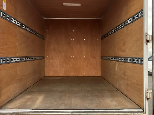 三菱 キャンター 2RG-FBA20(2WD)の写真8