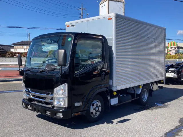 いすゞ エルフ TRG-NLR85AN(2WD)の写真1