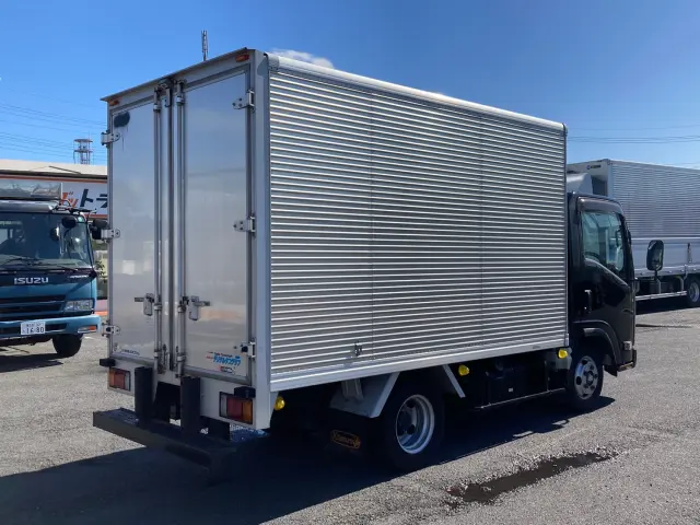 いすゞ エルフ TRG-NLR85AN(2WD)の写真3