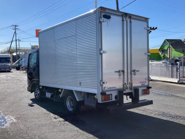 いすゞ エルフ TRG-NLR85AN(2WD)の写真4