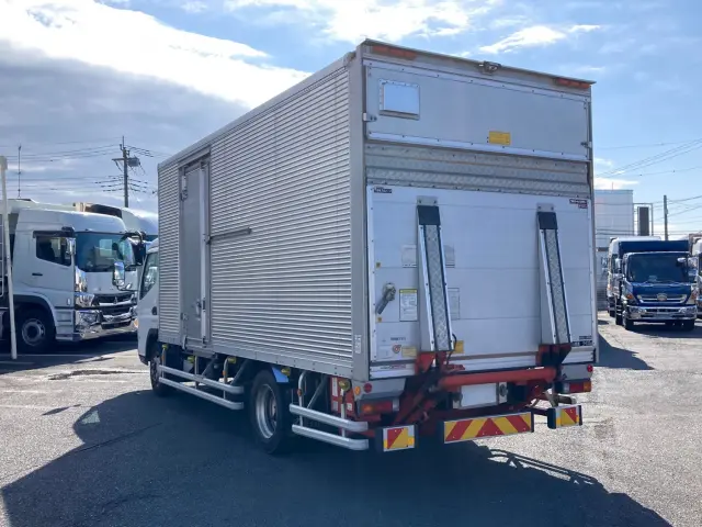 三菱 キャンター 2PG-FEBS0(2WD)の写真4