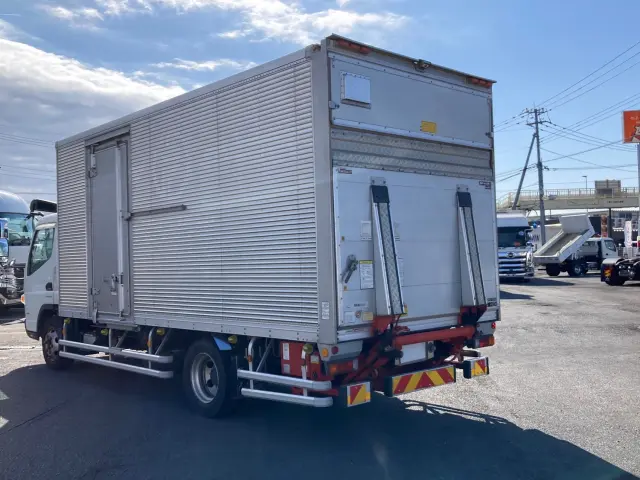 三菱 キャンター 2PG-FEBS0(2WD)の写真10