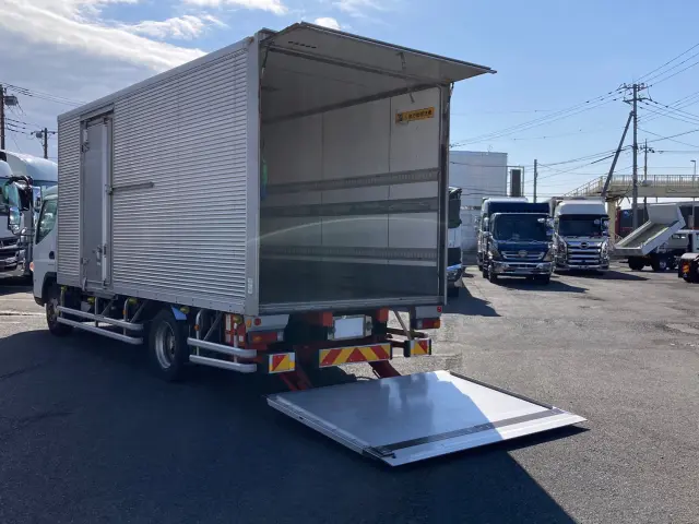 三菱 キャンター 2PG-FEBS0(2WD)の写真11