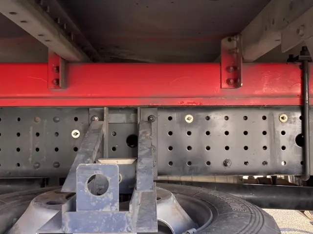 三菱 キャンター 2PG-FEBS0(2WD)の写真12