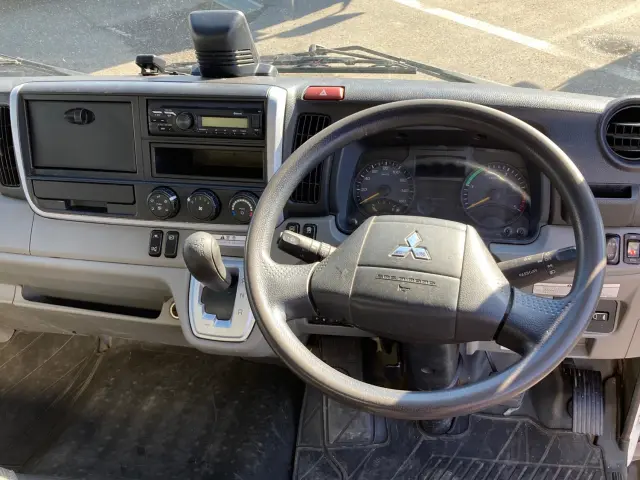 三菱 キャンター 2PG-FEBS0(2WD)の写真19