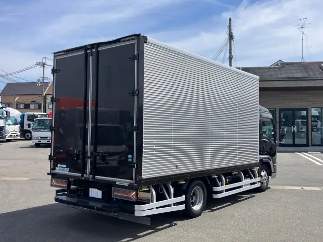 いすゞ エルフ 2RG-NPR88AN(2WD)の写真3