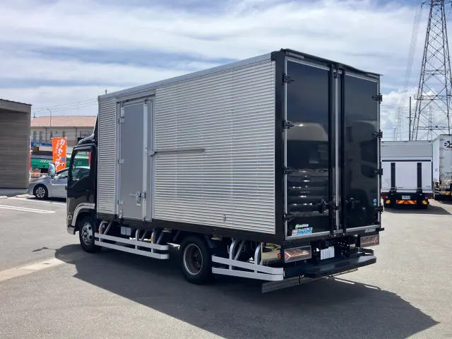 いすゞ エルフ 2RG-NPR88AN(2WD)の写真4