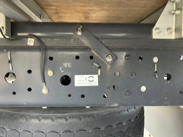 いすゞ エルフ 2RG-NPR88AN(2WD)の写真9