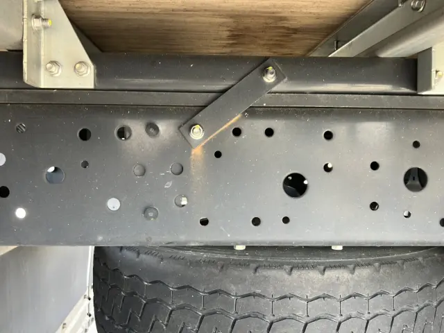 いすゞ エルフ 2RG-NPR88AN(2WD)の写真10