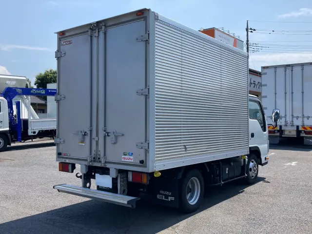 いすゞ エルフ 2RG-NHR88AN(2WD)の写真3