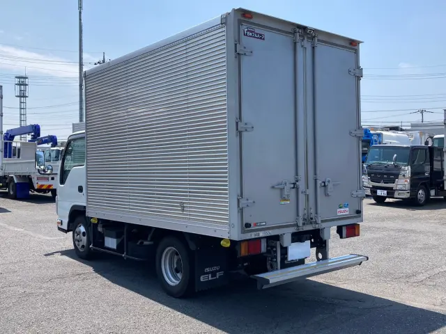 いすゞ エルフ 2RG-NHR88AN(2WD)の写真4