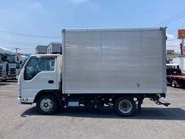 いすゞ エルフ 2RG-NHR88AN(2WD)の写真5