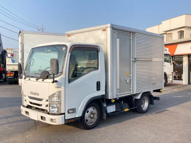 いすゞ エルフ TPG-NMR85AN(2WD)の写真1