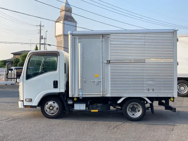 いすゞ エルフ TPG-NMR85AN(2WD)の写真5
