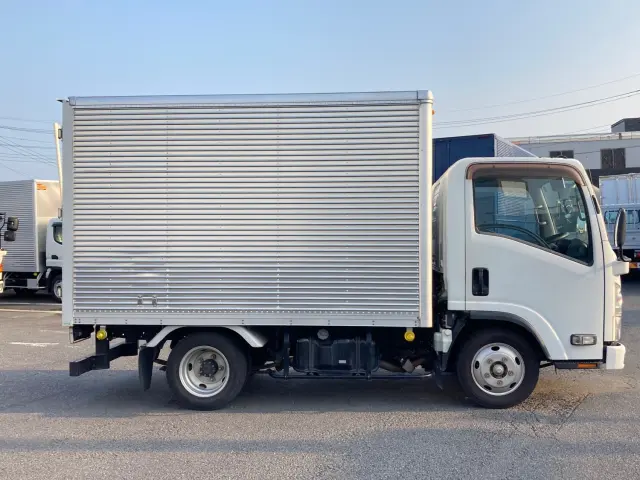 いすゞ エルフ TPG-NMR85AN(2WD)の写真6