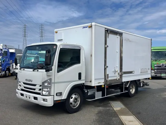 いすゞ エルフ 2RG-NPR88YN(2WD)の写真1