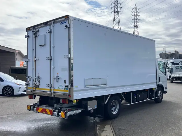 いすゞ エルフ 2RG-NPR88YN(2WD)の写真3