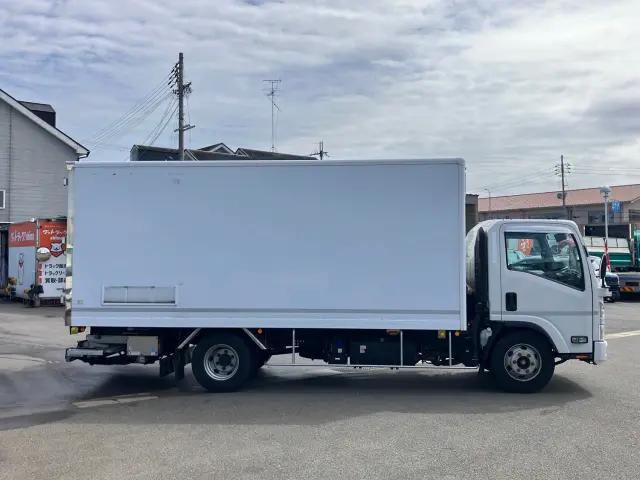 いすゞ エルフ 2RG-NPR88YN(2WD)の写真6