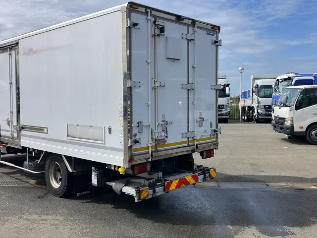 いすゞ エルフ 2RG-NPR88YN(2WD)の写真10
