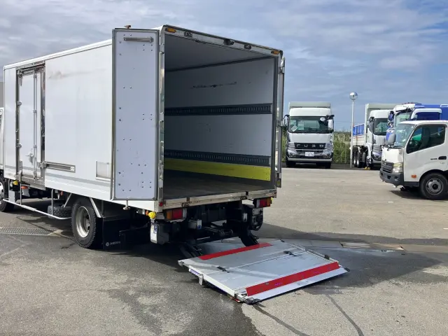 いすゞ エルフ 2RG-NPR88YN(2WD)の写真11