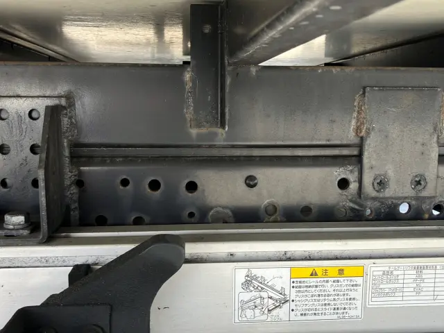 いすゞ エルフ 2RG-NPR88YN(2WD)の写真12