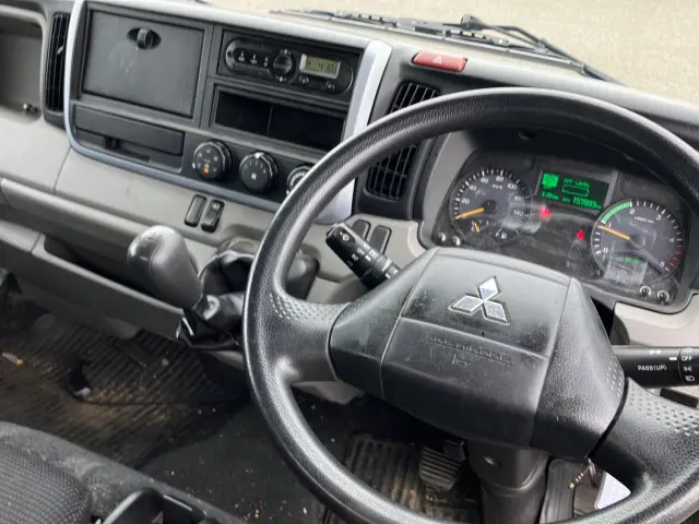 三菱 キャンター TPG-FBA20(2WD)の写真16