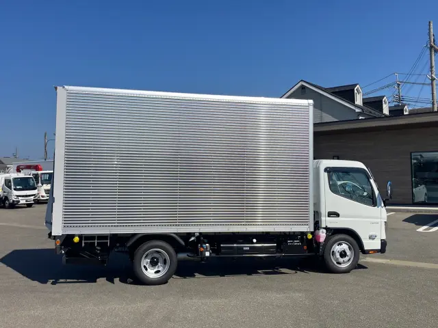 三菱 キャンター 2RG-FEAV0(2WD)の写真6