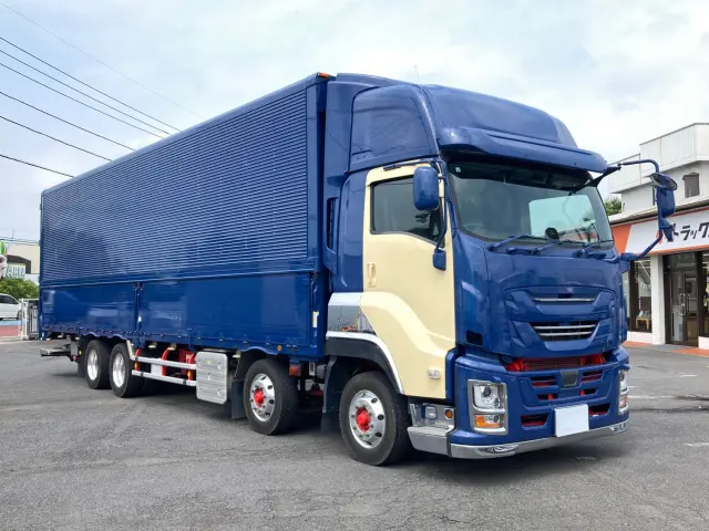 いすゞ ギガ 2PG-CYJ77D(8x4)の写真2