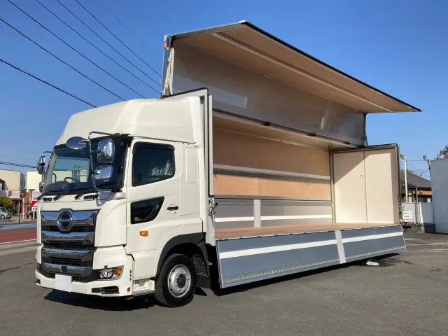 日野 プロフィア 2DG-FW1AHC(8x4)の写真1