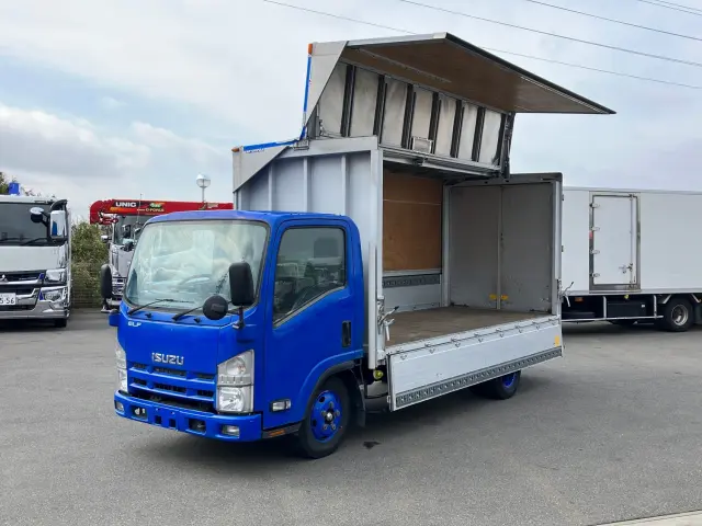 いすゞ エルフ TKG-NMR85AN(2WD)の写真1