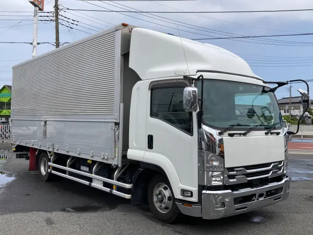 いすゞ フォワード 2RG-FRR90S2(2WD)の写真2