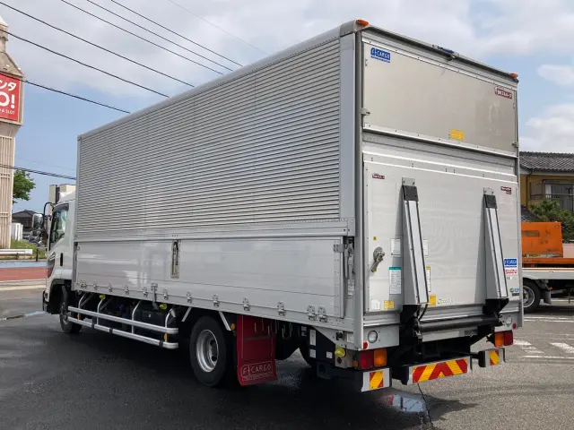 いすゞ フォワード 2RG-FRR90S2(2WD)の写真4